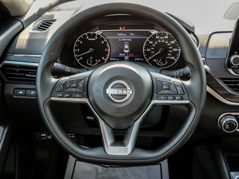 Used 2026 Nissan Altima 2.5 SV FWD image 21