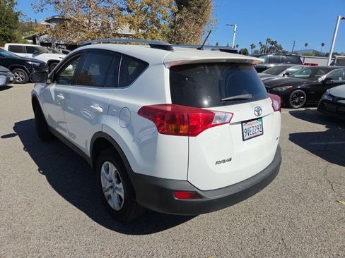 Used 2013 Toyota RAV4 LE FWD image 3
