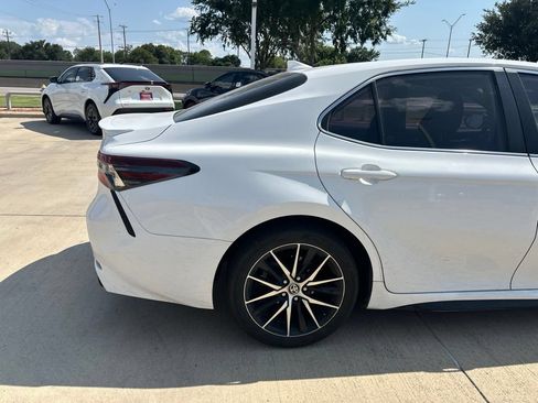 Used 2022 Toyota Camry SE w/ Convenience Package FWD image 7