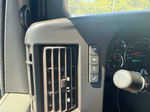 Used 2021 Chevrolet Express 2500 Extended image 25