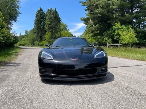 Used 2005 Chevrolet Corvette Coupe w/ Preferred Equipment Group RWD image 6