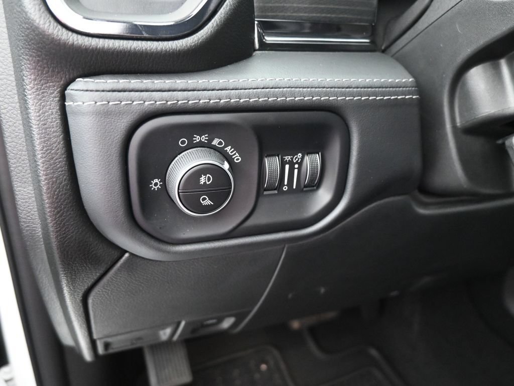 Used 2024 RAM 2500 Limited AWD/4WD image 14