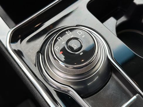 Used 2019 Ford Edge Titanium image 34