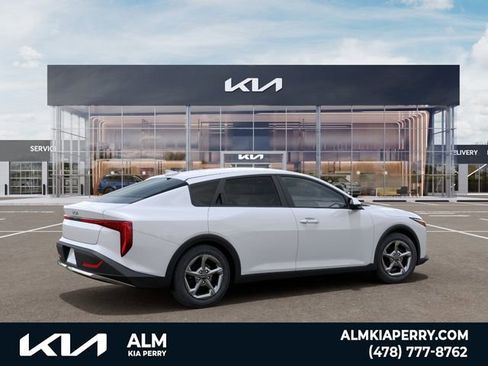 New 2026 Kia K4 LXS image 6