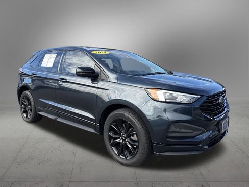 Used 2024 Ford Edge SE w/ Black Appearance Package image 6