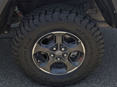 Used 2022 Jeep Gladiator Rubicon w/ LED Lighting Group AWD/4WD image 7