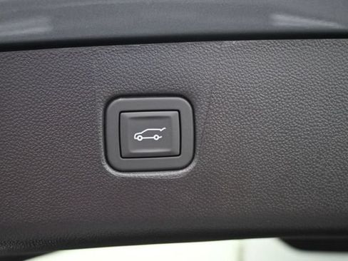 New 2026 Chevrolet Blazer LT w/ LPO, Black Sport Package FWD image 9