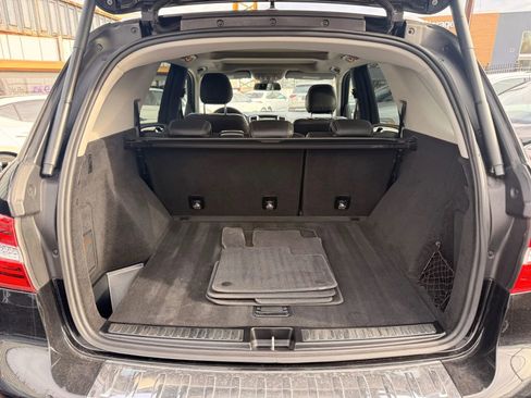 Used 2015 Mercedes-Benz ML 400 4MATIC w/ Lighting Package image 29