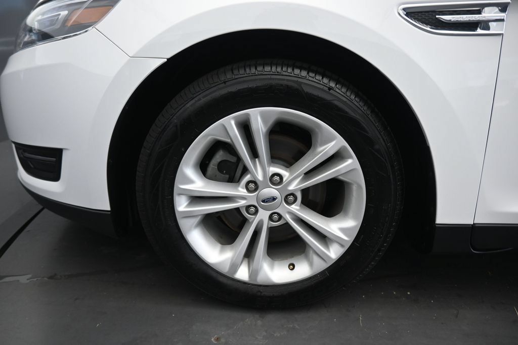 Used 2018 Ford Taurus SEL FWD image 46