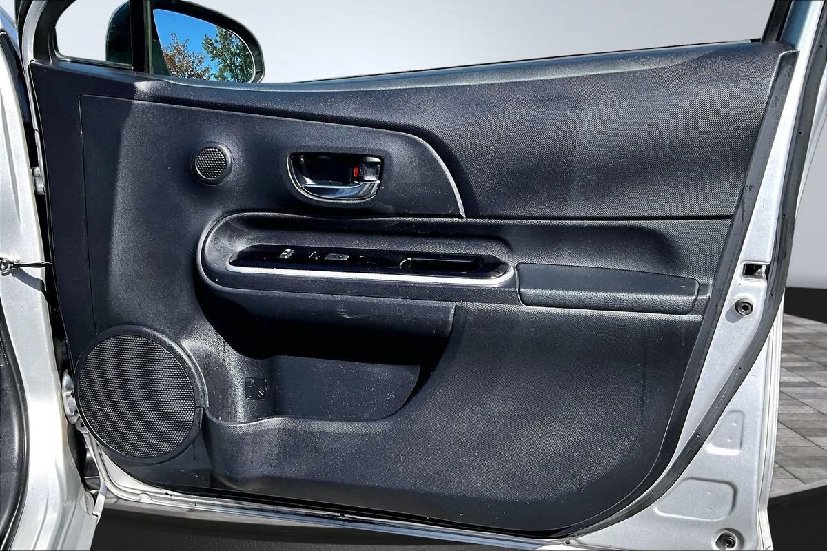 Used 2015 Toyota Prius C Three FWD image 17