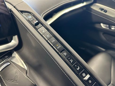 Used 2021 Chevrolet Corvette Stingray Preferred Cpe w/ Z51 Performance Package RWD image 32