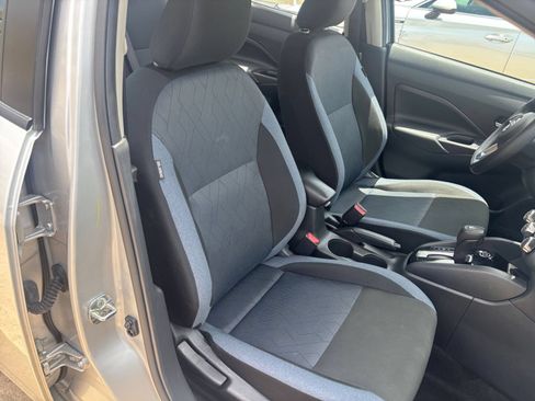 Used 2025 Nissan Versa SV FWD image 33