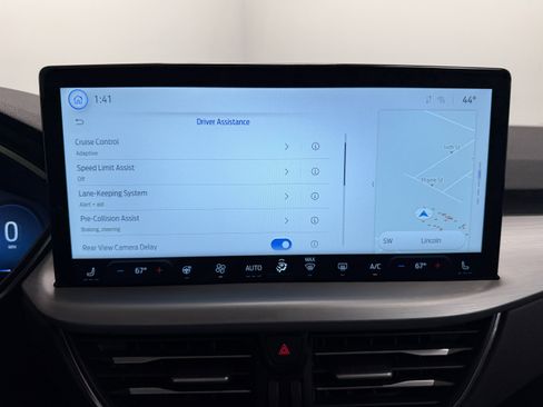 Used 2025 Ford Escape Platinum image 10