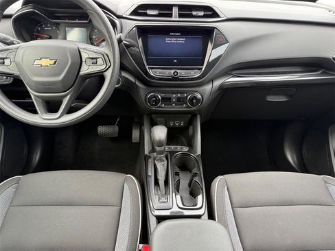 Used 2021 Chevrolet TrailBlazer LT w/ Convenience Package image 11