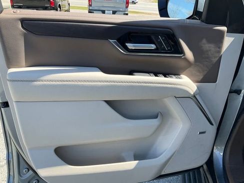 New 2026 GMC Yukon Denali w/ Denali Reserve Package image 4