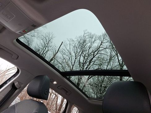 Used 2025 Volkswagen Taos SE image 26