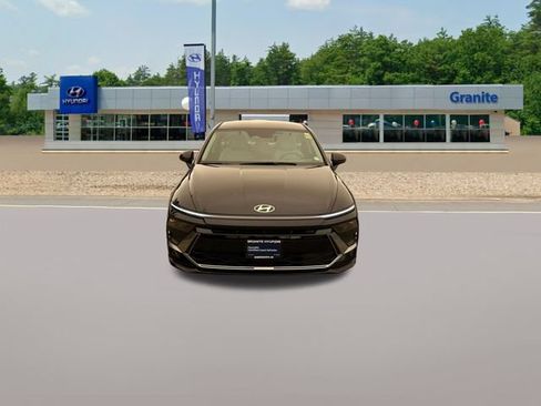 Used 2025 Hyundai Sonata SE FWD image 3