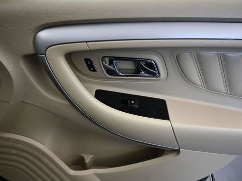 Used 2017 Ford Taurus SE image 36