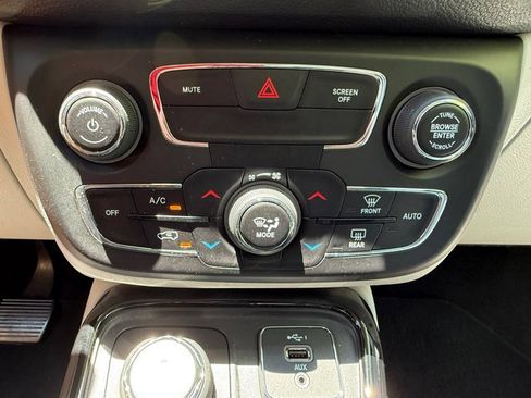Used 2019 Jeep Compass Limited AWD/4WD image 23