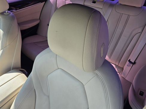 Used 2019 BMW 530i w/ Convenience Package image 22