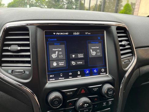 Used 2018 Jeep Grand Cherokee Altitude image 26