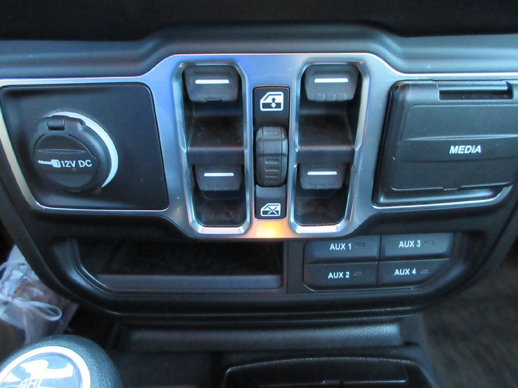 Used 2020 Jeep Gladiator Sport w/ Quick Order Package 24S AWD/4WD image 30
