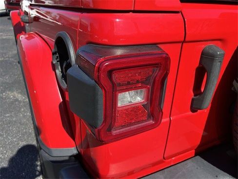 Used 2021 Jeep Wrangler Unlimited Sahara image 15