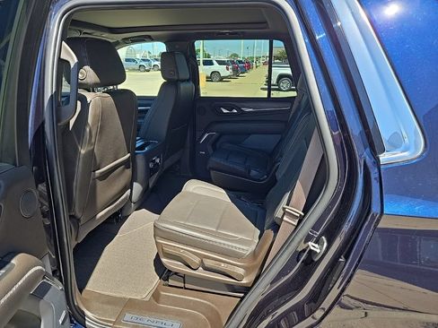Used 2022 GMC Yukon Denali AWD/4WD image 15