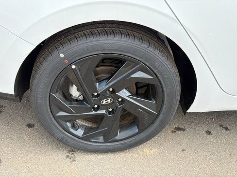 New 2026 Hyundai Elantra Sport FWD image 18