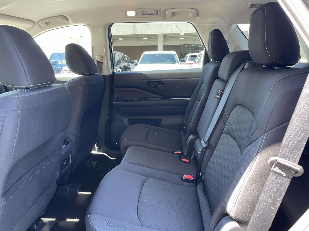 Used 2024 Nissan Pathfinder SV AWD/4WD image 20