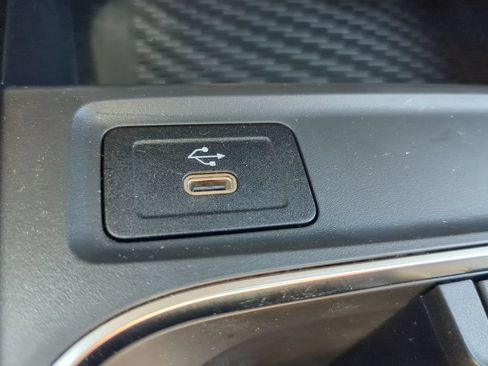 Certified 2024 Mercedes-Benz GLB 250 image 10