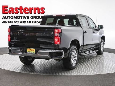 Used 2023 Chevrolet Silverado 1500 LT AWD/4WD image 5
