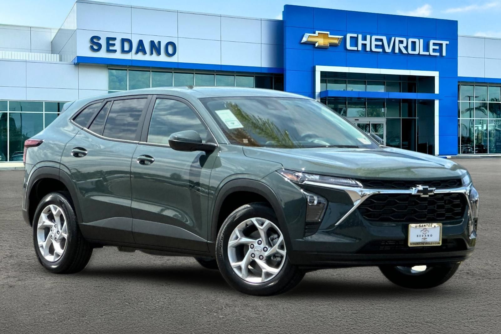 New 2026 Chevrolet Trax LS w/ LS Convenience Package FWD image 2