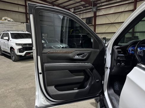 Used 2023 Chevrolet Suburban Premier image 11