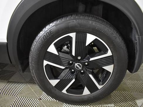 Certified 2025 Nissan Kicks SV AWD/4WD image 37