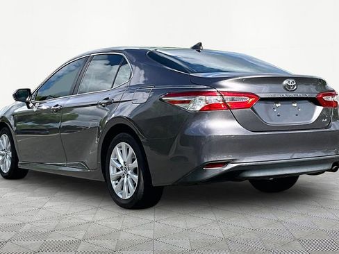 Used 2020 Toyota Camry LE FWD image 5