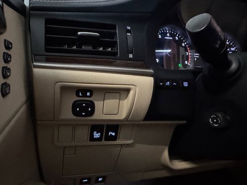 Used 2015 Lexus ES 350 w/ Luxury Package image 16