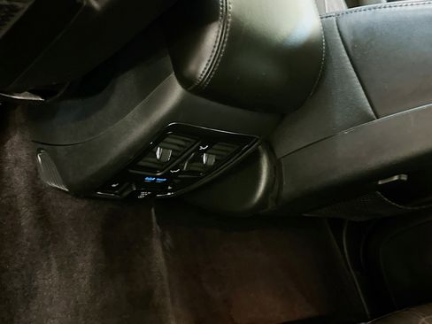 Used 2018 Jeep Grand Cherokee Limited image 29