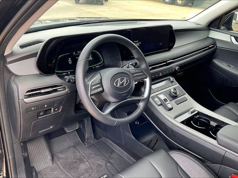 Used 2023 Hyundai Palisade SEL FWD image 13
