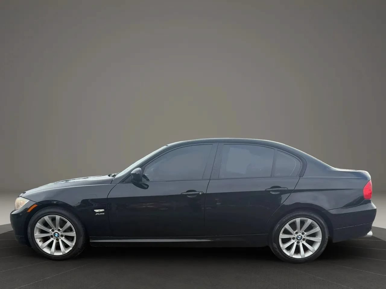 Used 2011 BMW 328i xDrive Sedan AWD/4WD image 8