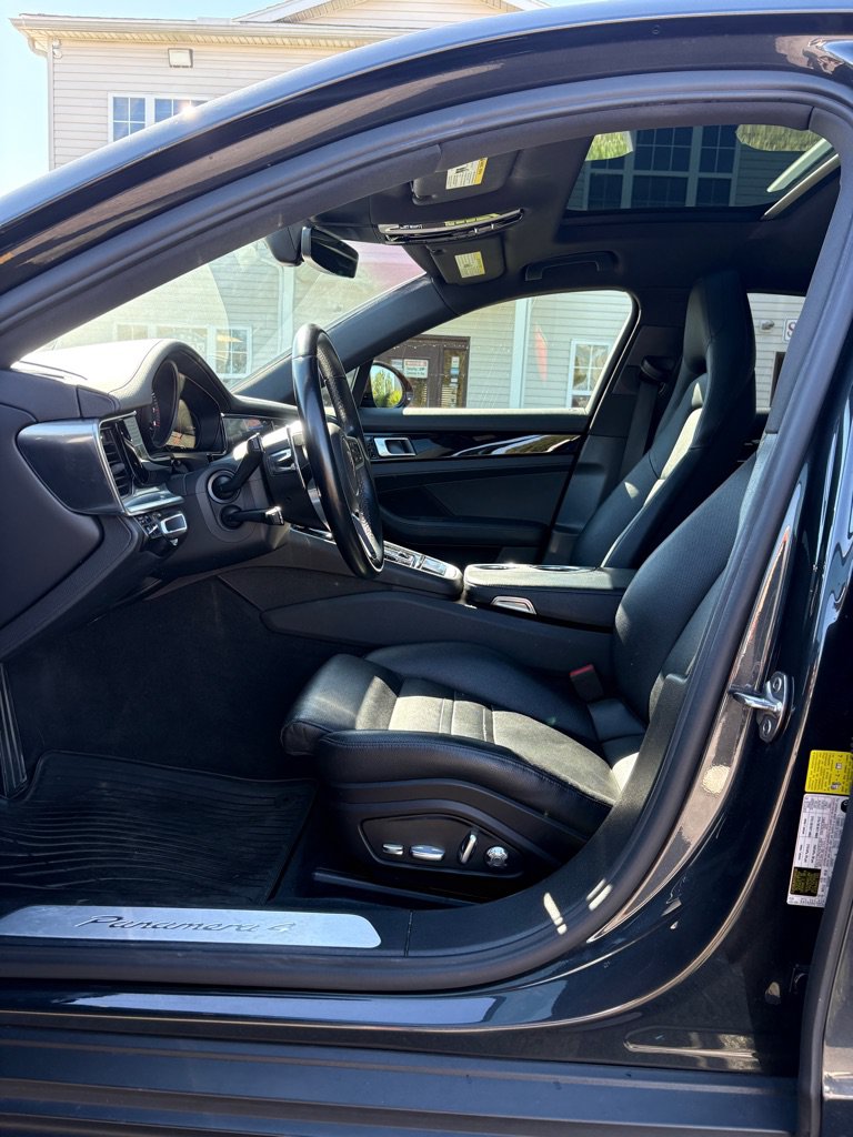 Used 2019 Porsche Panamera 4 AWD/4WD image 10