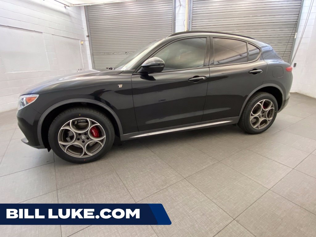 Used 2022 Alfa Romeo Stelvio Ti AWD/4WD image 1