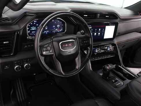 Used 2024 GMC Sierra 1500 AT4 w/ Technology Package AWD/4WD image 10