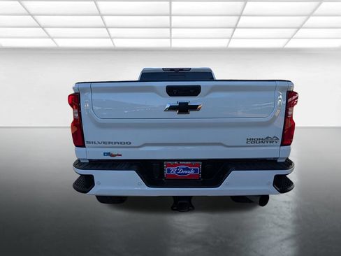 Used 2022 Chevrolet Silverado 2500 High Country w/ Technology Package AWD/4WD image 32