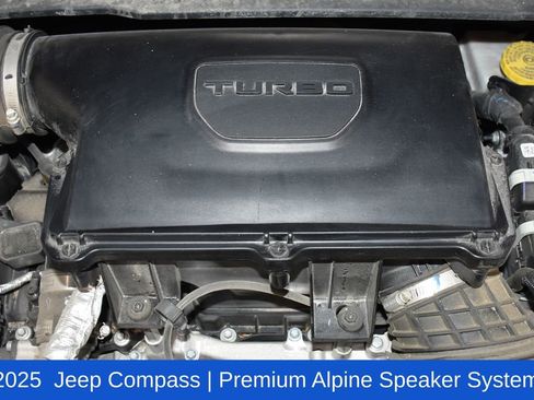 Used 2025 Jeep Compass Latitude w/ Sun & Sound Group AWD/4WD image 7