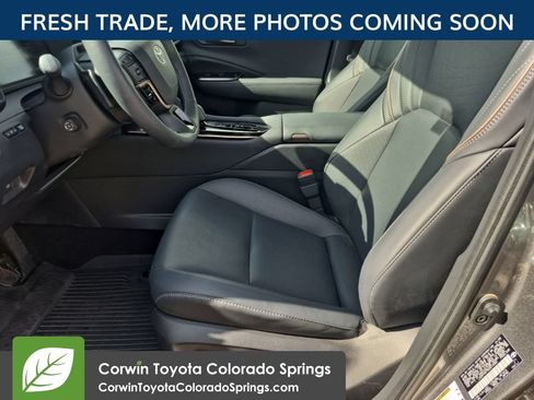 Used 2025 Toyota Crown Platinum AWD/4WD image 10