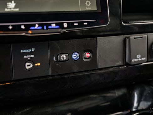 Used 2023 Chevrolet Express 2500 image 62