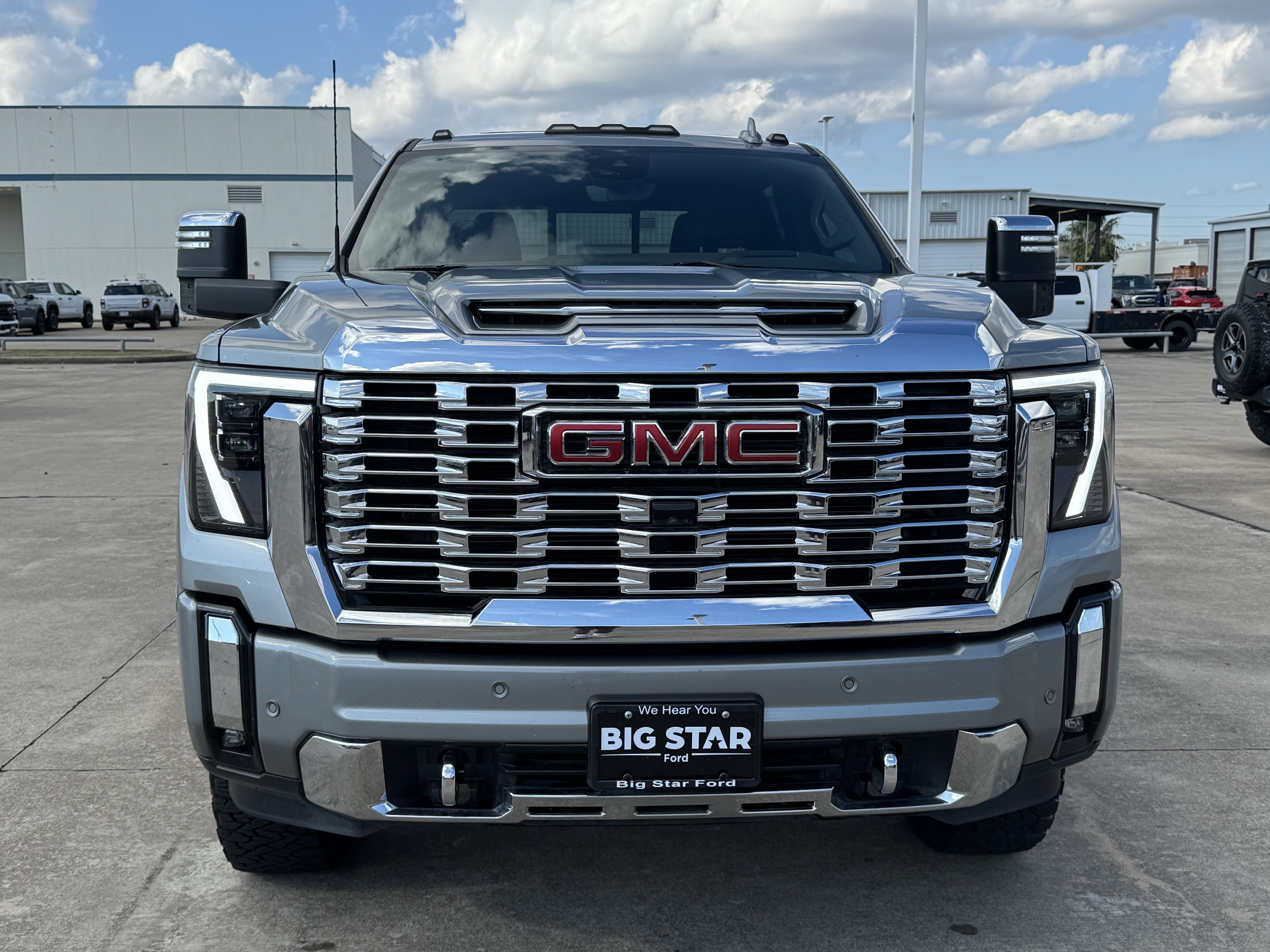 Used 2025 GMC Sierra 2500 Denali w/ Denali Reserve Package AWD/4WD image 11