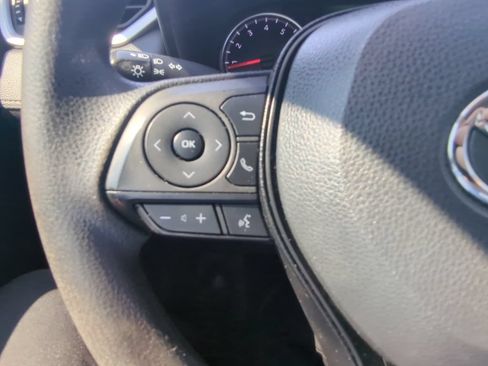 Used 2022 Toyota RAV4 XLE w/ Convenience Package FWD image 13