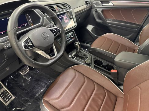Used 2024 Volkswagen Tiguan SEL R-Line AWD/4WD image 9